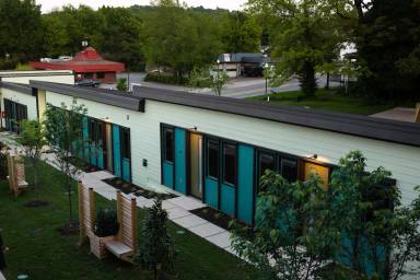 Main picture of 525 N College Ave