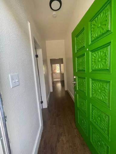 Main picture of 1020 Wood St