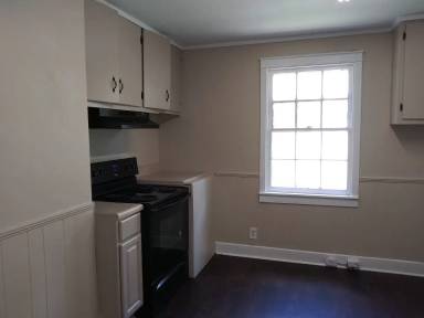Main picture of 1020 7th Ave SE
