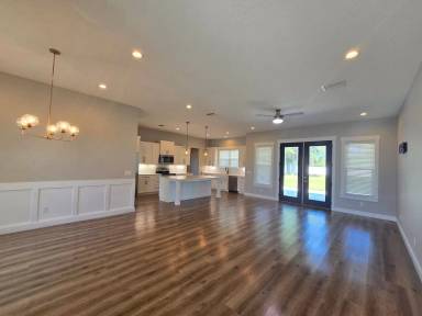 Main picture of 279 SW Buttercup Dr