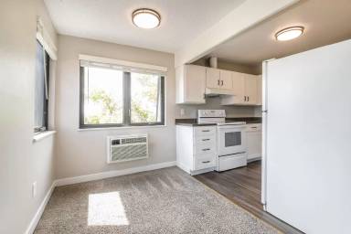 Main picture of 6237 Estes St
