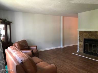 Main picture of 107 Jo Anne Cir