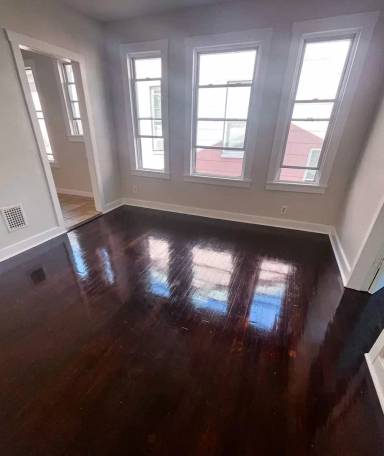 Main picture of 202 Chatham St