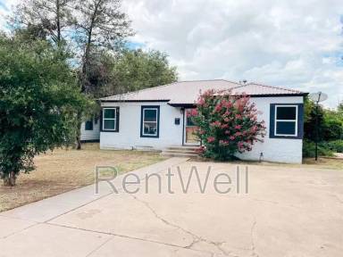 Main picture of 2404 31st St