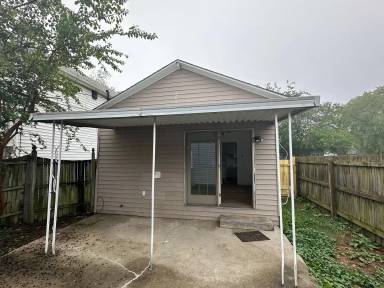 Main picture of 2209 S Walnut St