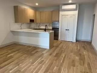 Main picture of 299 Main Street - 4