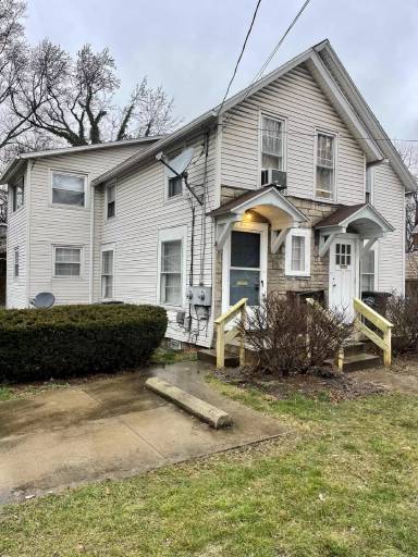 Main picture of 50 1/2 Charlotte St