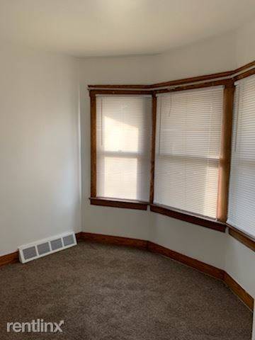 Main picture of 4003 E 57th St