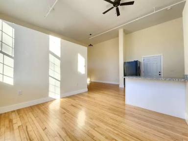 Main picture of 21 Jefferson St