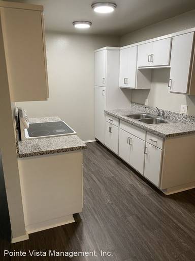 Main picture of 9922 Broadway
