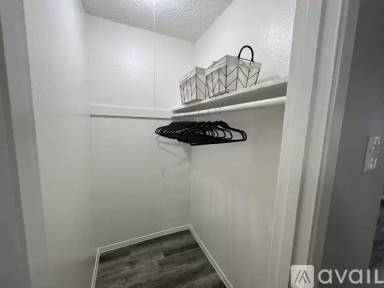 Main picture of 212 Sam Houston Dr