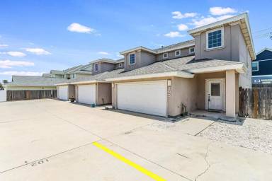 Main picture of 15118 Leeward Dr