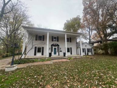 Main picture of 2121 S Willemore Ave