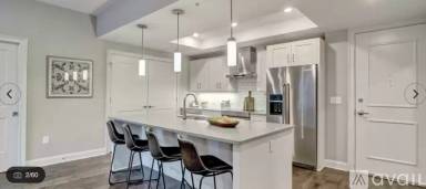 Main picture of 240 N Water St