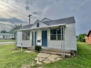 Main picture of 530 W 18th St