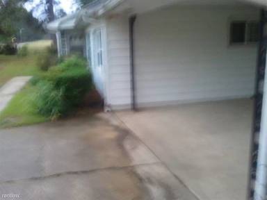 Main picture of 869 Lombardy Village Rd