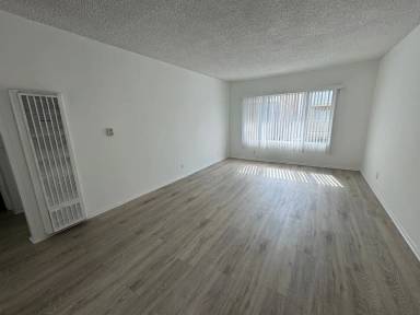 Main picture of 12 23rd Ave