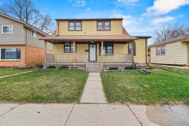 Main picture of 2907 S 93rd St