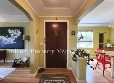 Main picture of 5935 N Concord Ave