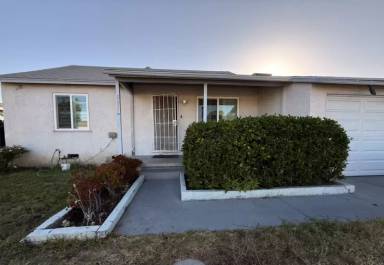 Main picture of 8453 Hazeltine Ave