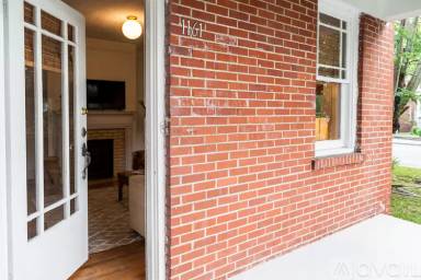 Main picture of 1161 King St
