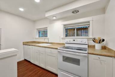 Main picture of 311 12th Ave E