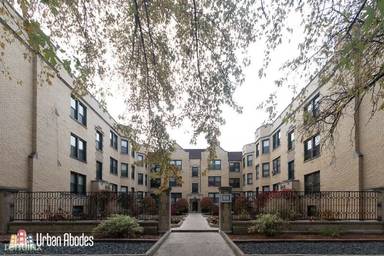 Main picture of 1127 W Oakdale Ave
