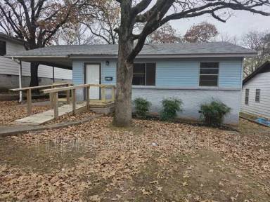 Main picture of 5210 Chandler St