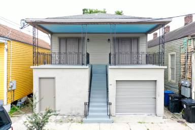 Main picture of 3212 Dryades St