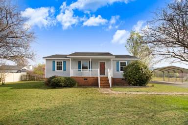 Main picture of 303 Wanda Dr