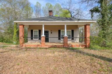 Main picture of 11 Tennent St
