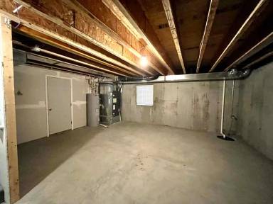 Main picture of 1000 Sullivans Way