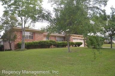 Main picture of 208 Antler Dr