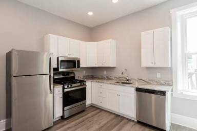 Main picture of 218 W King St