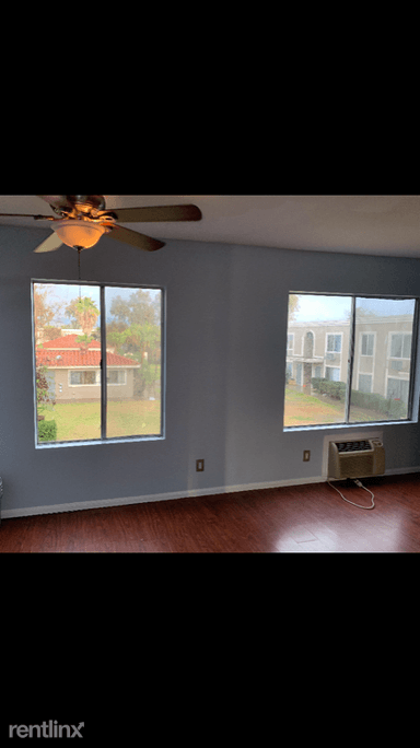 Main picture of 1240 N Broadway