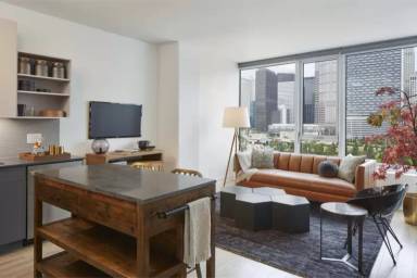 Main picture of 902 S Wells St