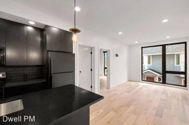 Main picture of 1825 N Rosa Parks Way