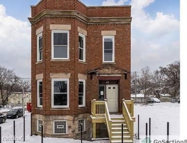 Main picture of 6501 S Justine St