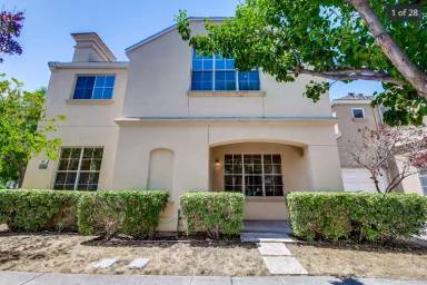 Main picture of 100 Concord Cir