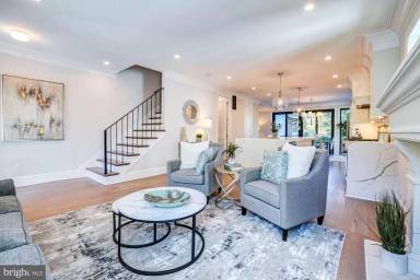 Main picture of 3009 Ordway St NW