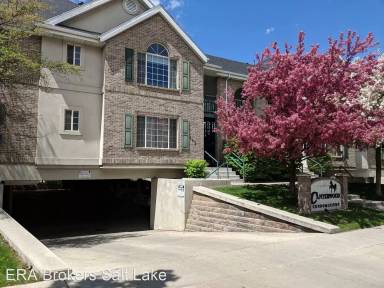 Main picture of 933 N University Ave