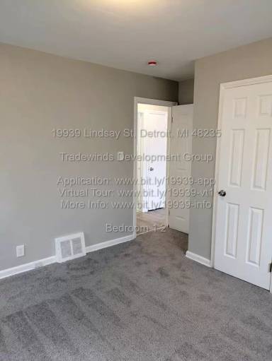 Main picture of 19939 Lindsay St