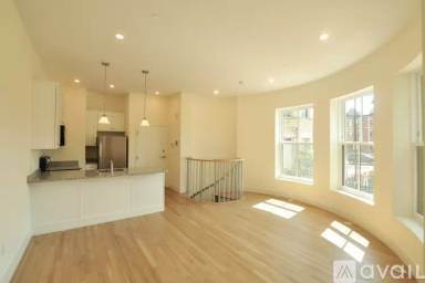 Main picture of 877 Beacon St