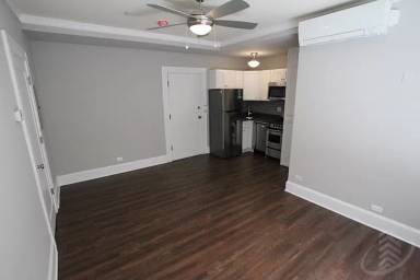 Main picture of 817 W Lakeside Pl