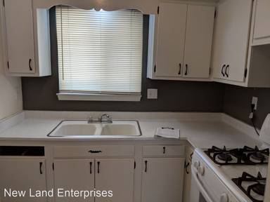 Main picture of 2705 N Oakland Ave