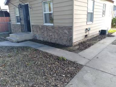 Main picture of 1404 E Fountain Way