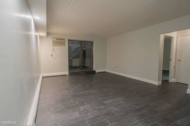 Main picture of 303 Lowell St