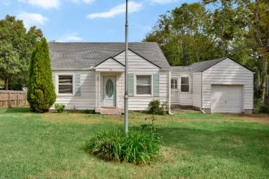 Main picture of 80 Peachtree St