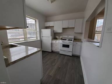 Main picture of 2637 W Granville Ave
