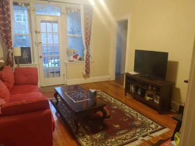 Main picture of 325 Summit Ave